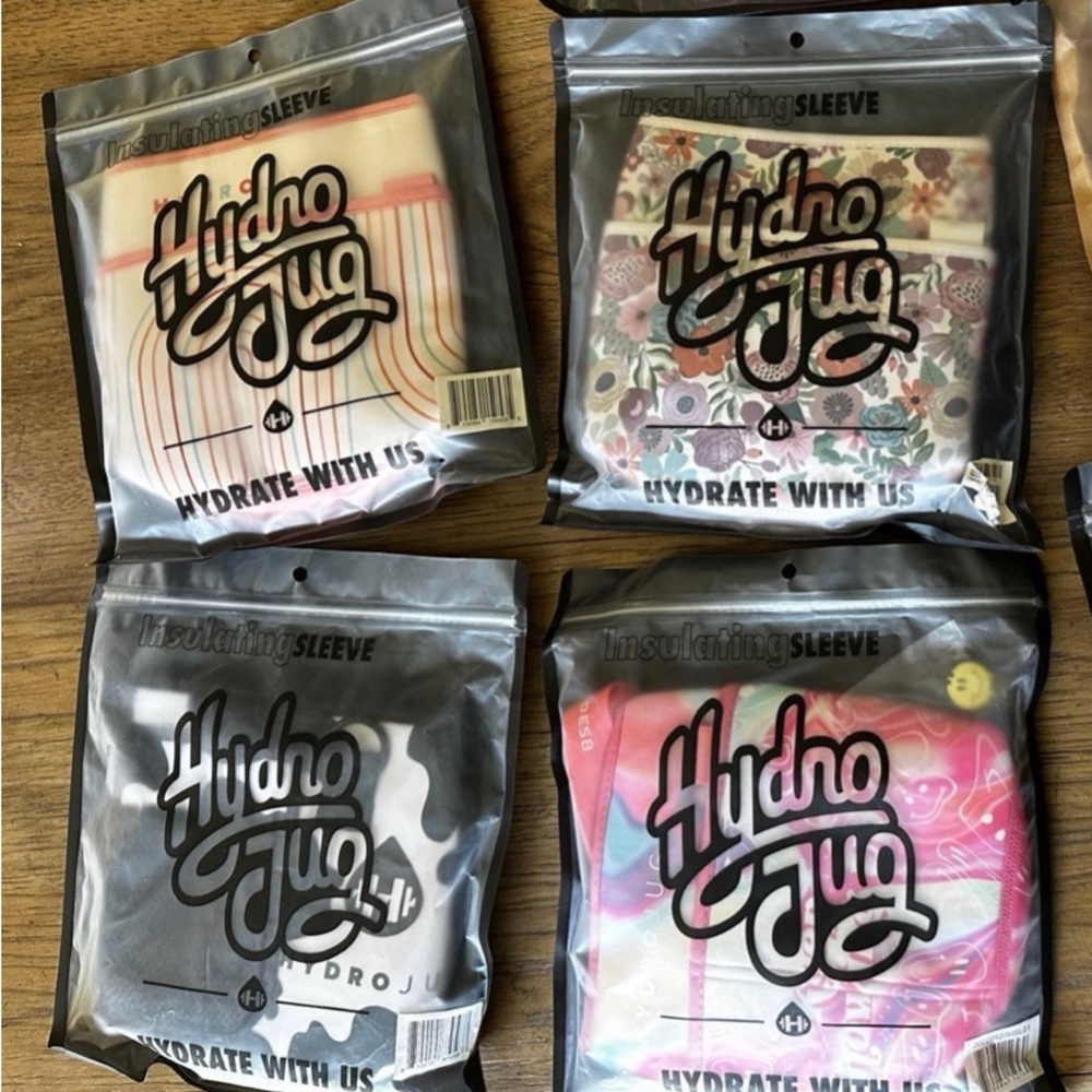 ALL NEW 4 new hydrojug sleeves and 1 pack tropical straws